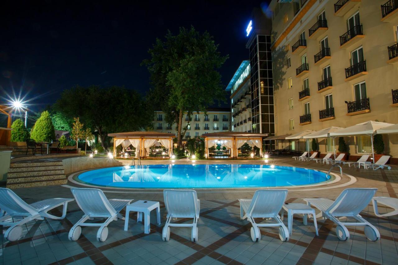 Lotte City Hotels Tashkent Palace Exteriör bild