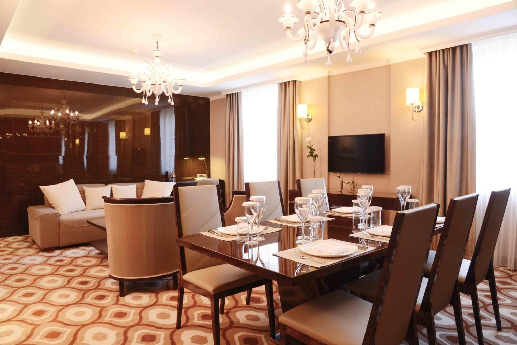Lotte City Hotels Tashkent Palace Rum bild