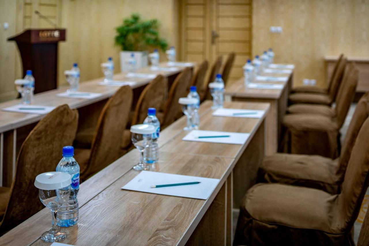 Lotte City Hotels Tashkent Palace Exteriör bild