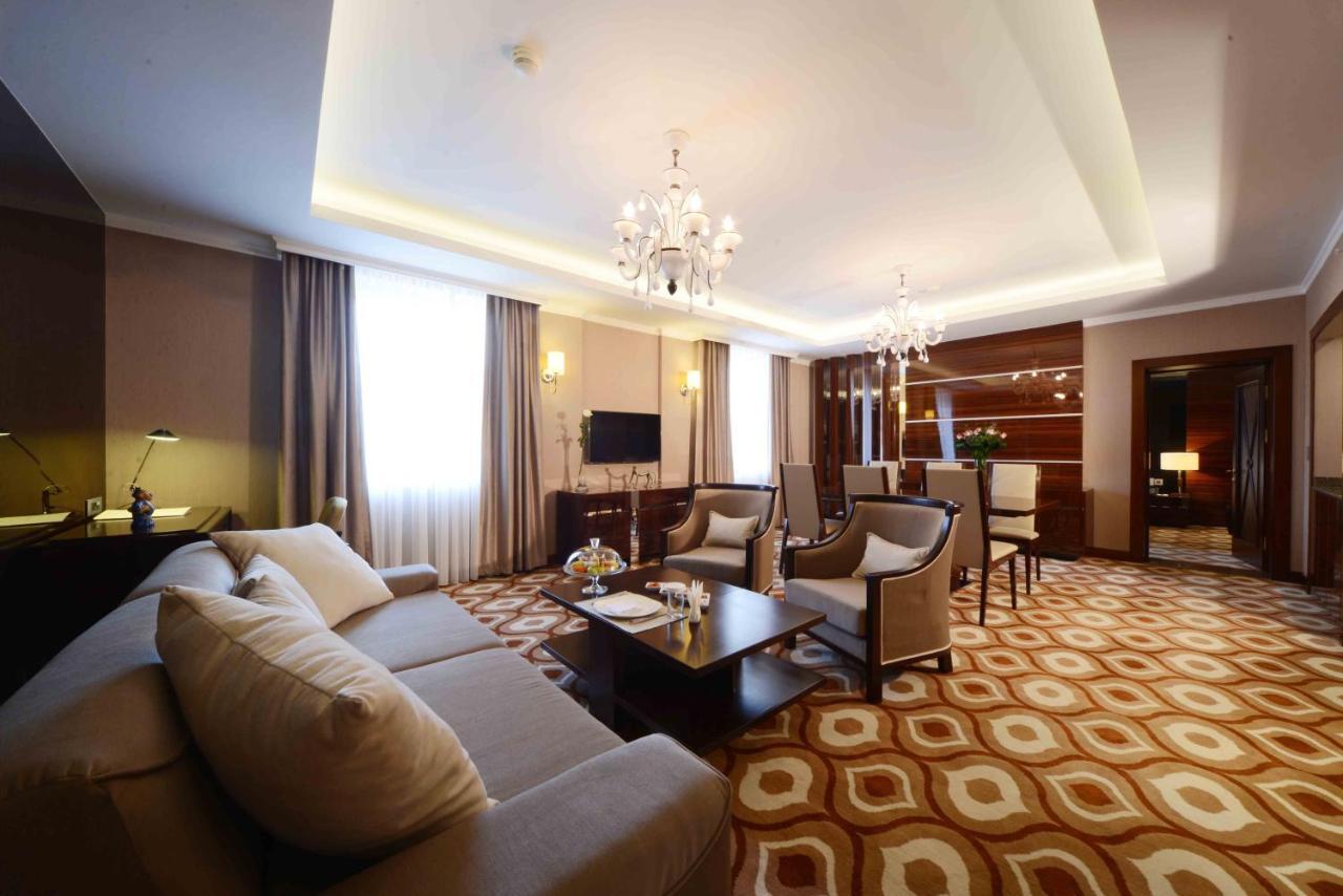 Lotte City Hotels Tashkent Palace Rum bild